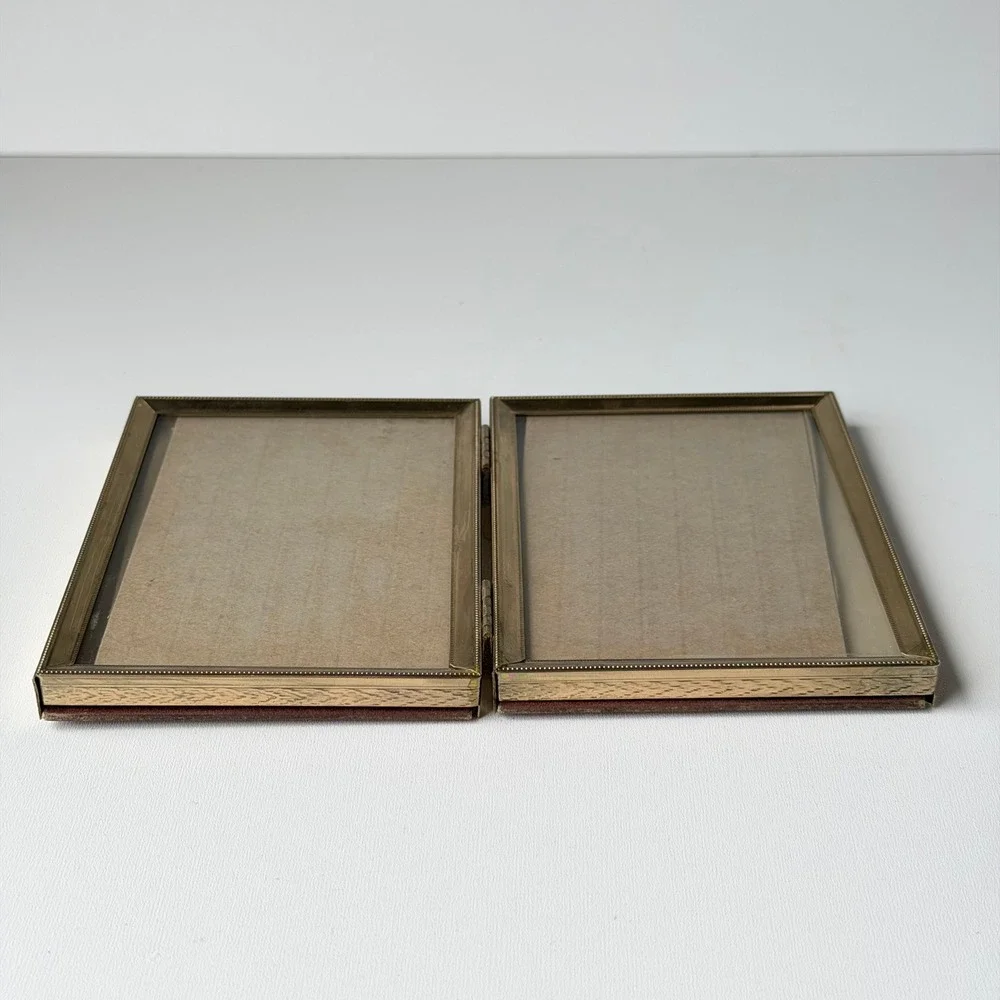 Vintage Brass Double Hinged Picture Frame 3.5x5 Gold Beaded Edge